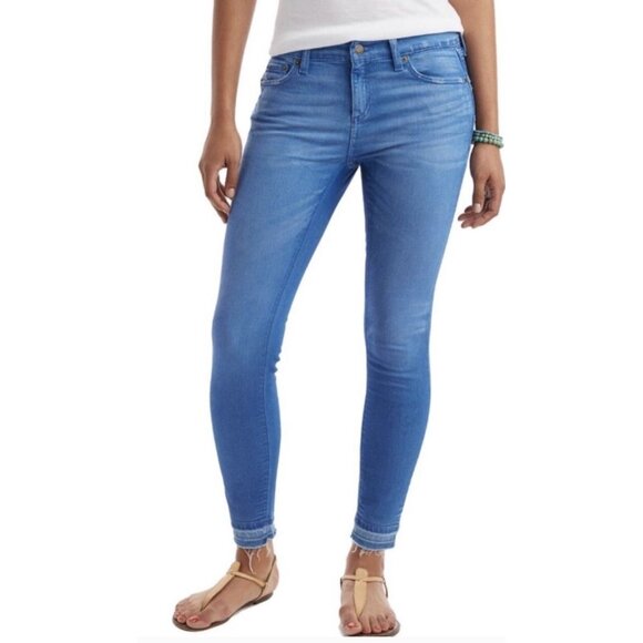 Vineyard Vines Destroyed Skinny Jeans. - Picture 1 of 10